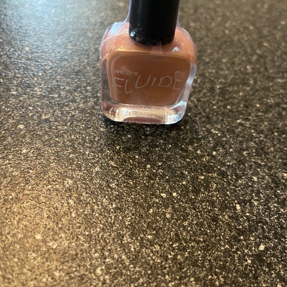 Glamglow Supermud, Fluid nail polish, VC Collection quad eyeshadow palette - Picture 7 of 9